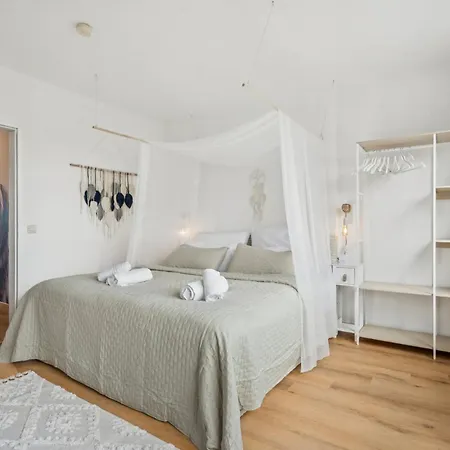 Hellohome I Schlossblick Mit Wintergarten *