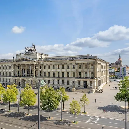 Hellohome I Schlossblick Mit Wintergarten Brunswick